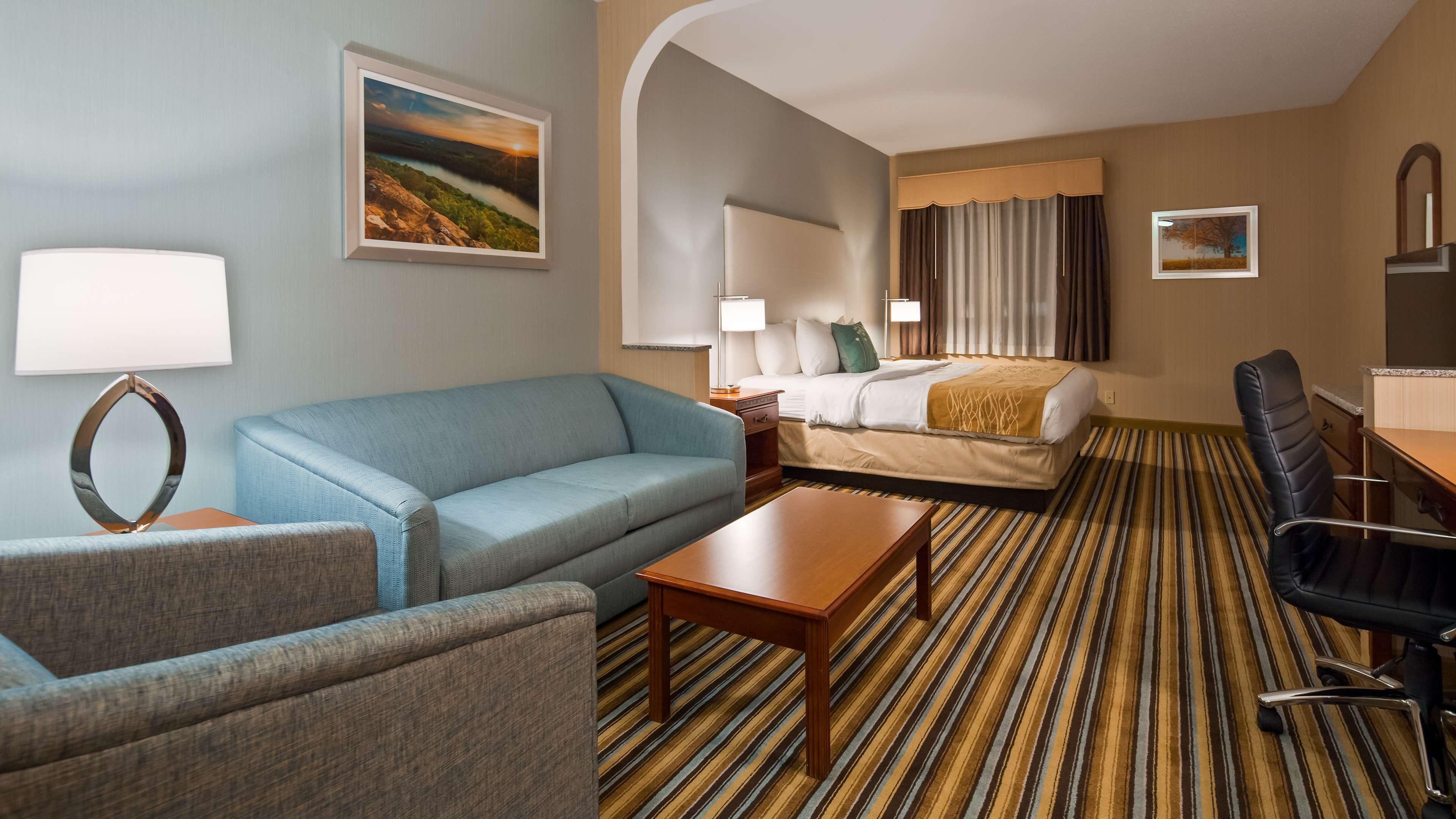 Best Western Plus New England Inn & Suites Берлин Экстерьер фото