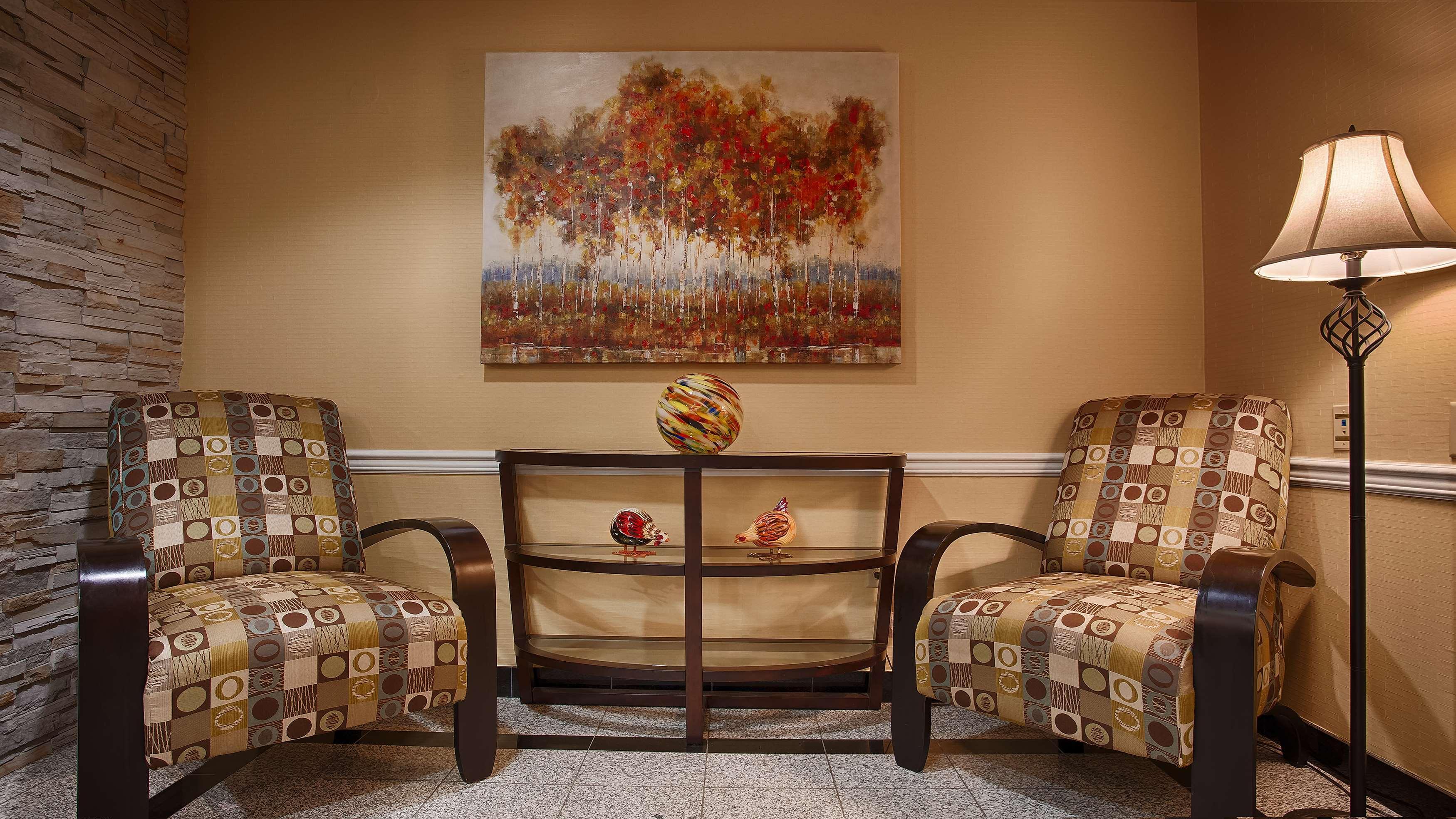 Best Western Plus New England Inn & Suites Берлин Экстерьер фото