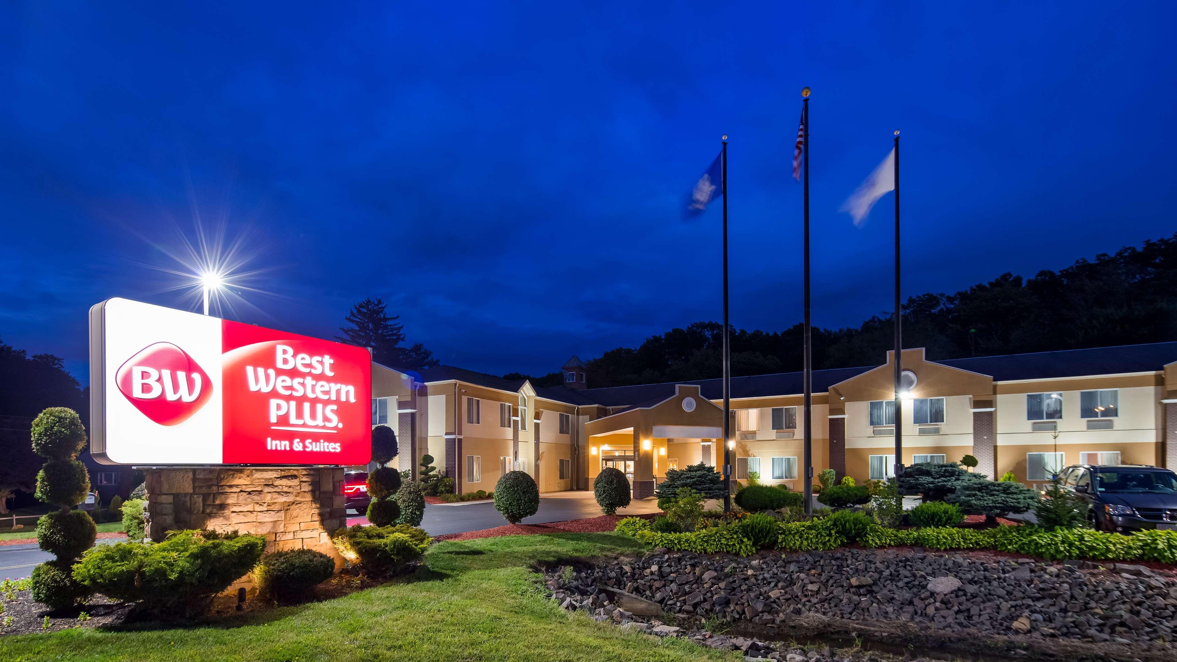 Best Western Plus New England Inn & Suites Берлин Экстерьер фото