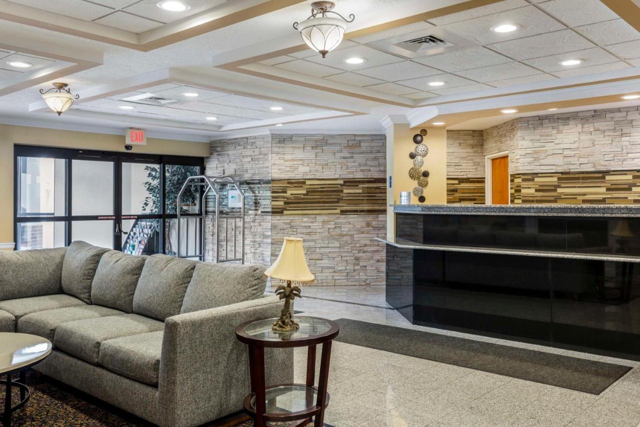 Best Western Plus New England Inn & Suites Берлин Экстерьер фото
