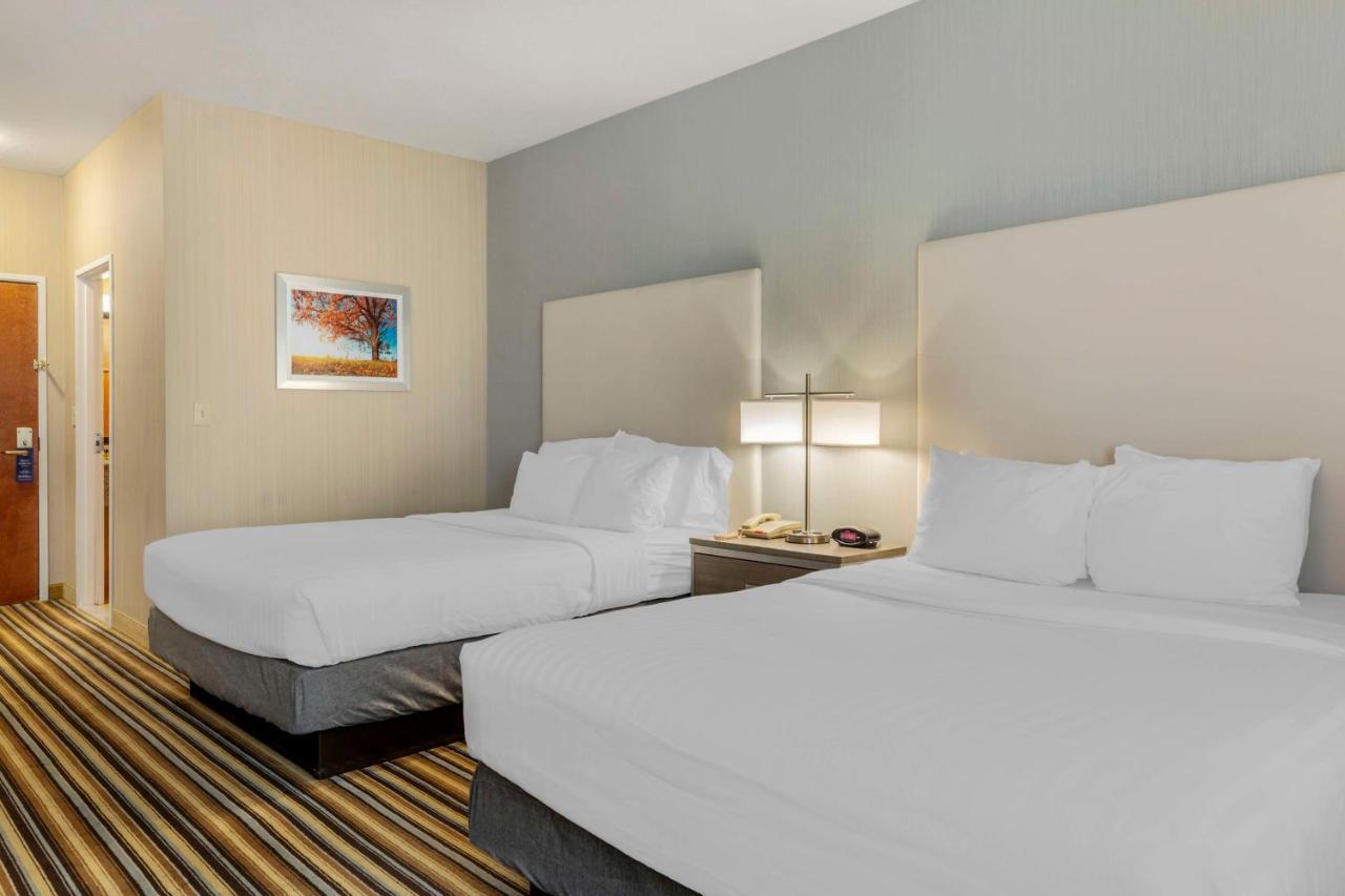Best Western Plus New England Inn & Suites Берлин Экстерьер фото