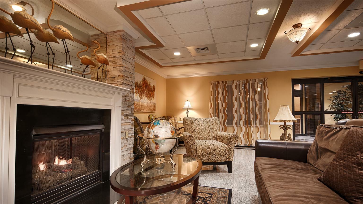 Best Western Plus New England Inn & Suites Берлин Экстерьер фото
